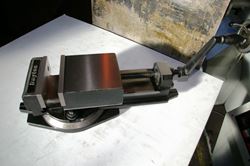 Picture of 15653 - NEW 6" DAYTON MILLING MACHINE VISE WITH SWIVEL BASE, MODEL 3W765